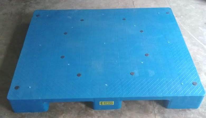 Flat Top Plastic Pallet Four Way Entry