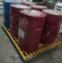 SIX DRUM SPILL CONTAINMENT PALLET / TRAY